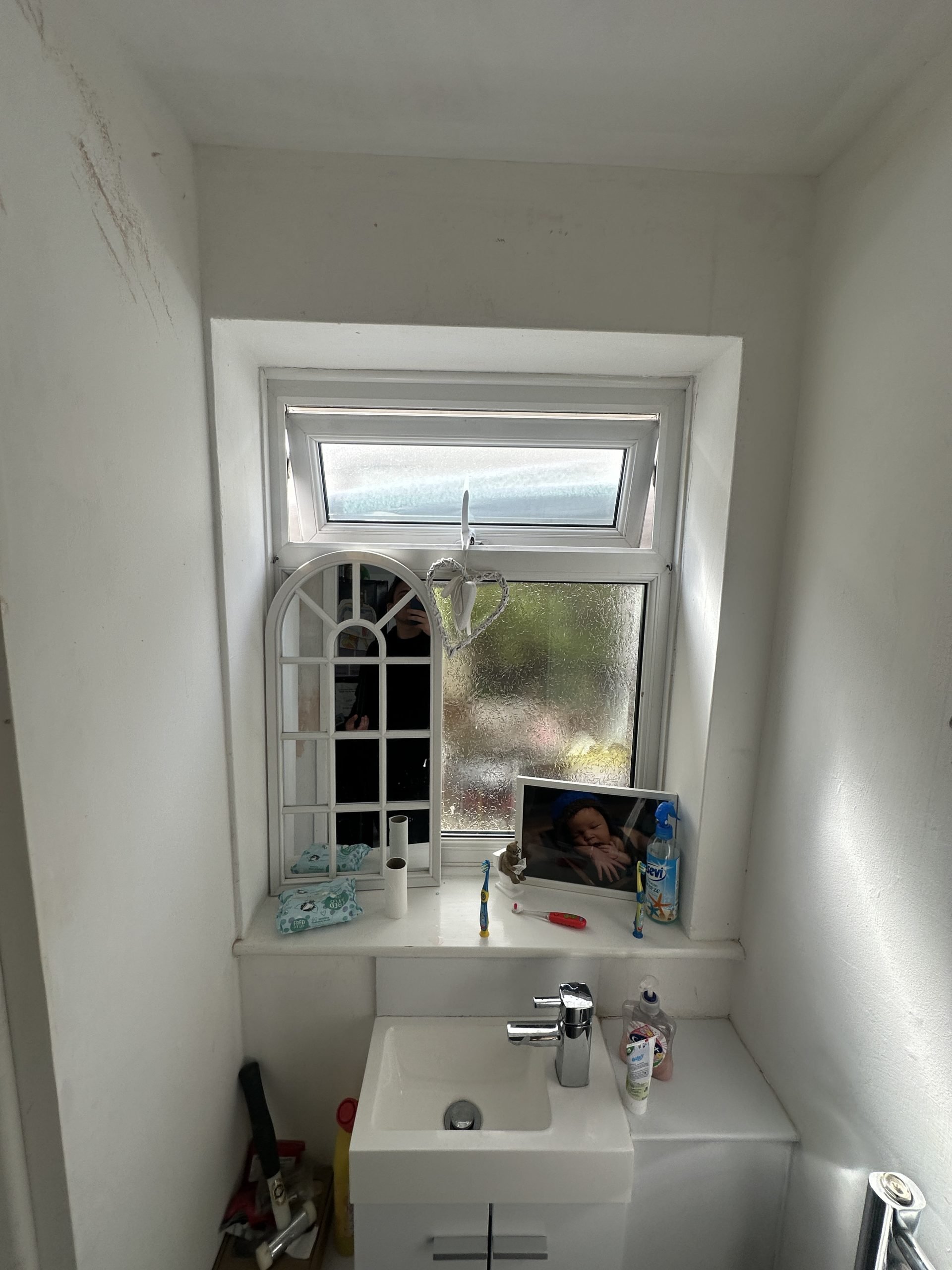Outwood Common Road: existing interior room