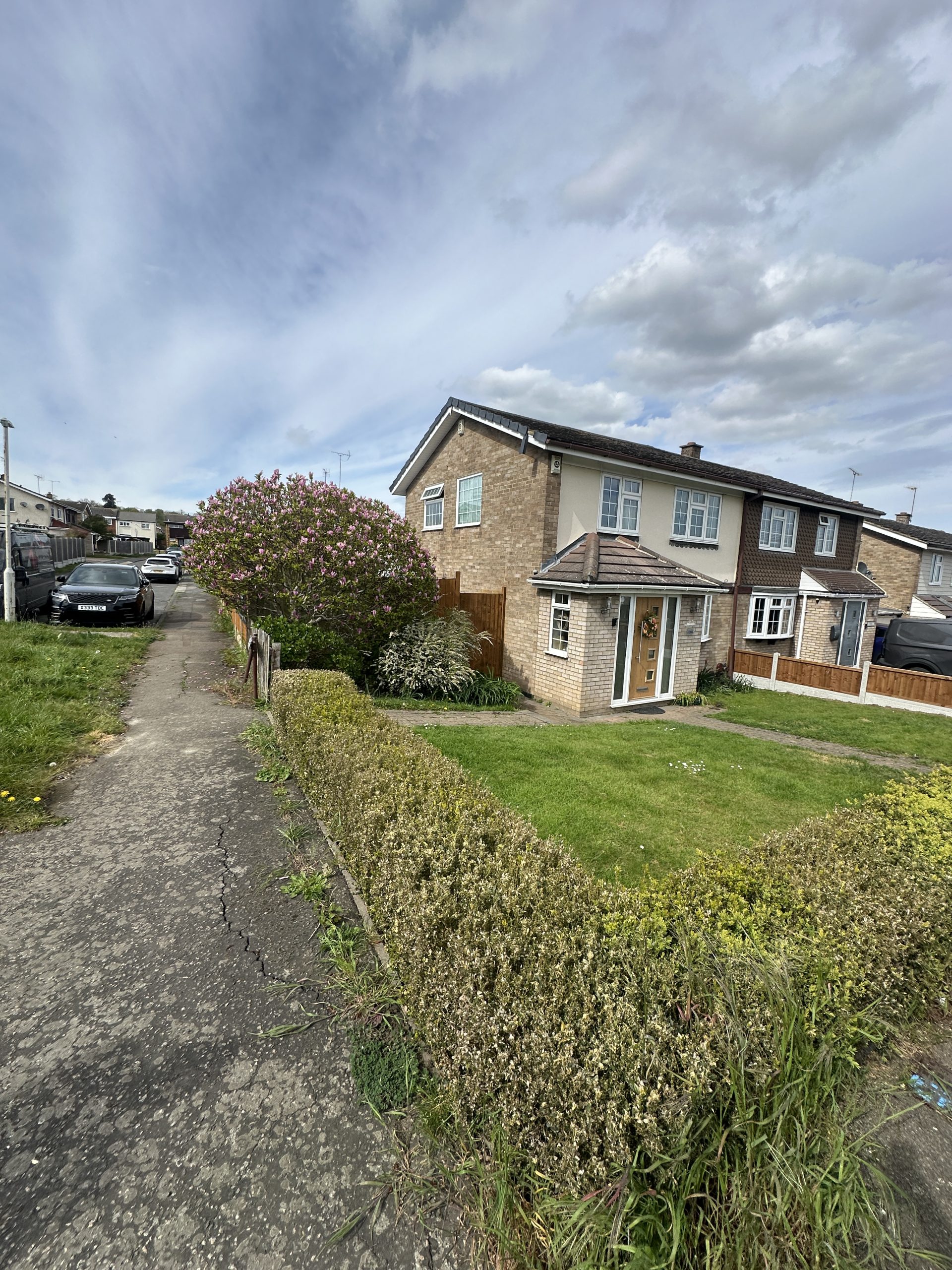 Outwood Common Road: existing exterior aspect