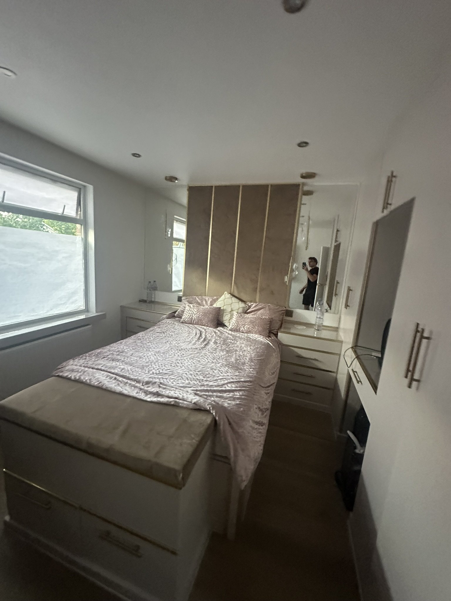 Harberts Road: existing bedroom