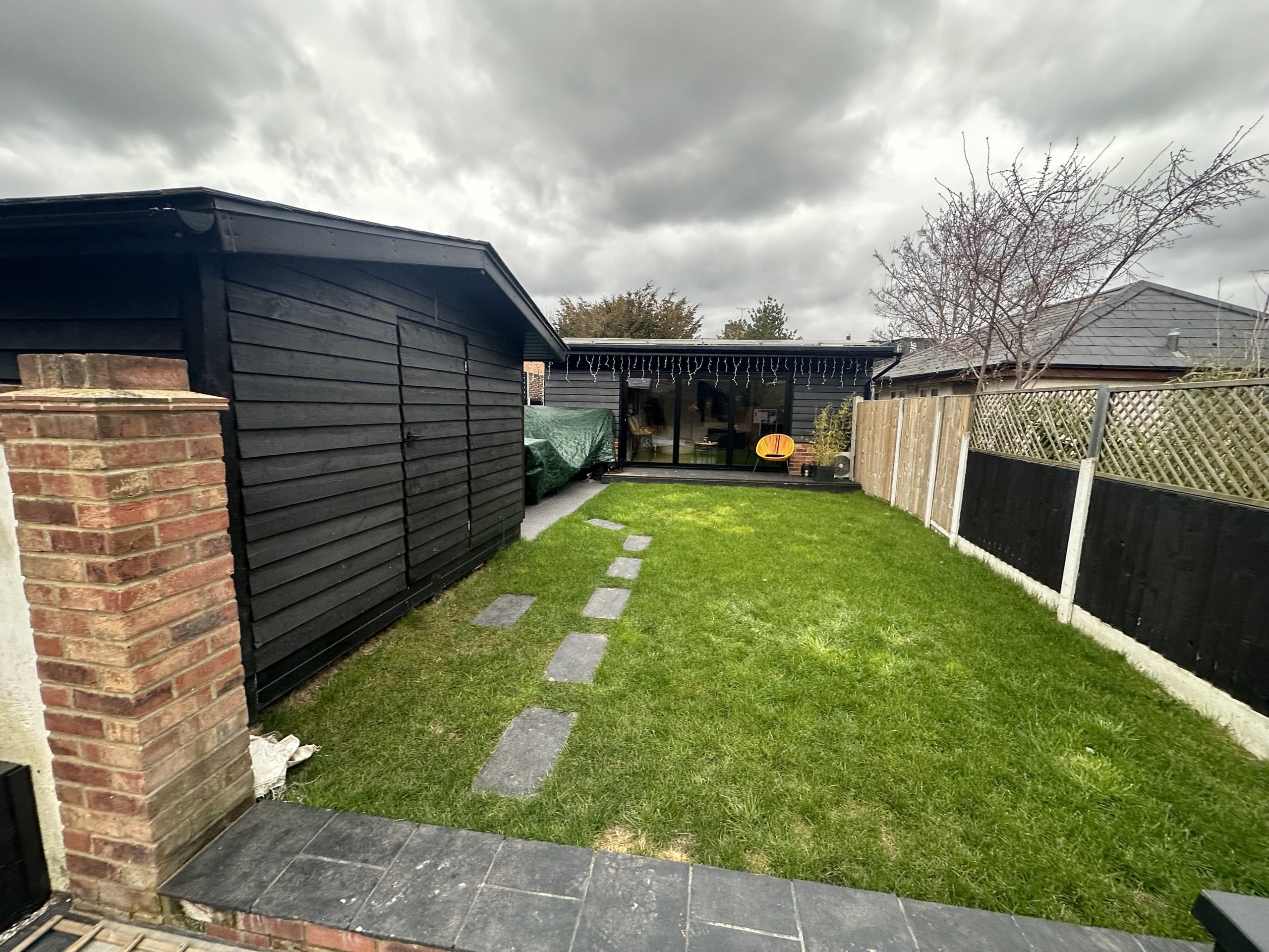 Manor Road: side aspect